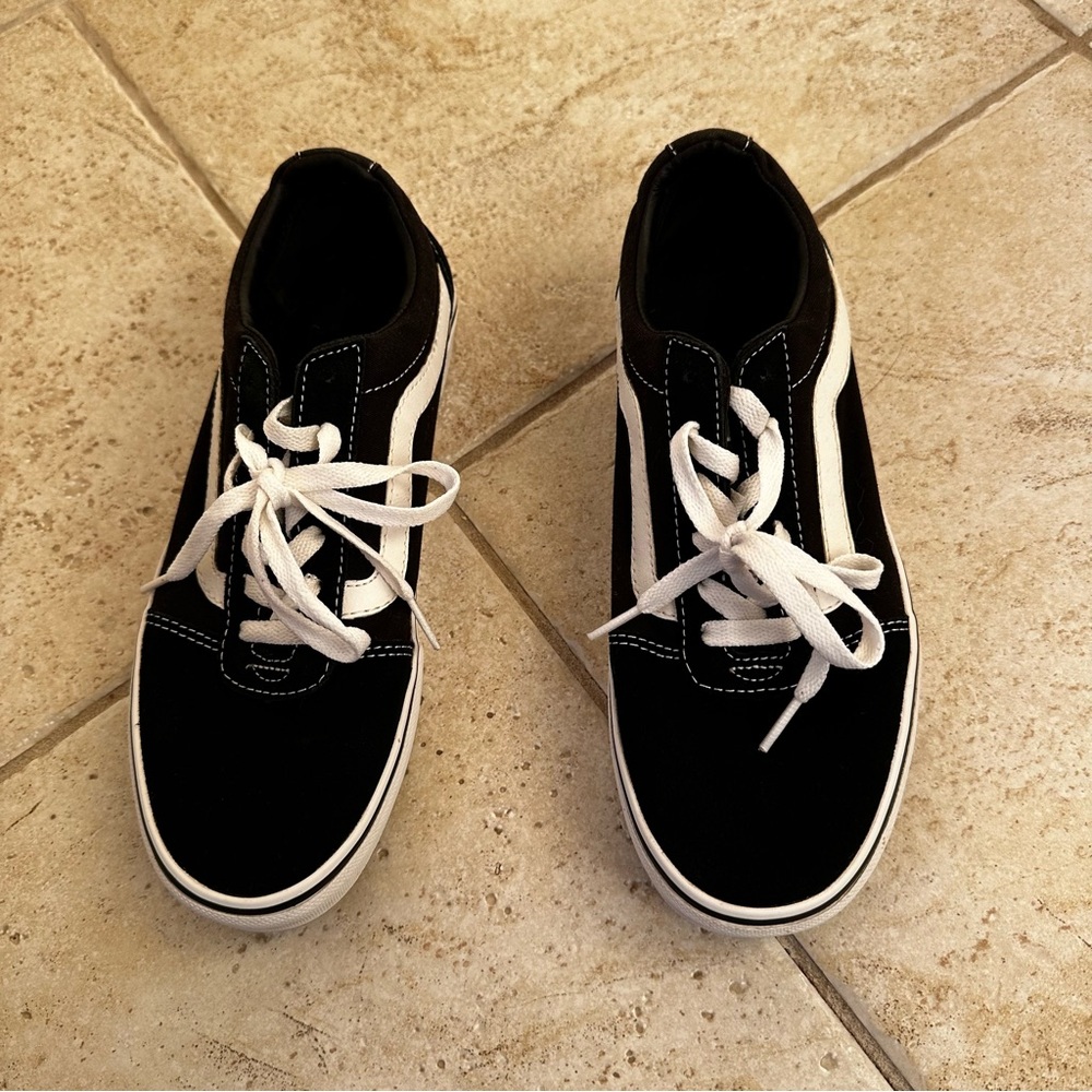 Vans Women Shoes - Picture 2 of 8